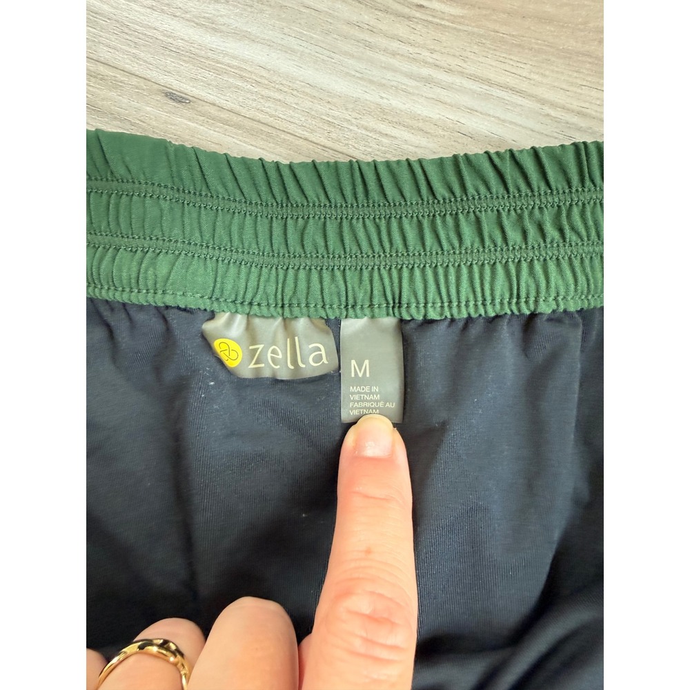 Zella Womens Forest Green Running Shorts Elastic Waist Reflective Size Medium - Picture 3 of 7